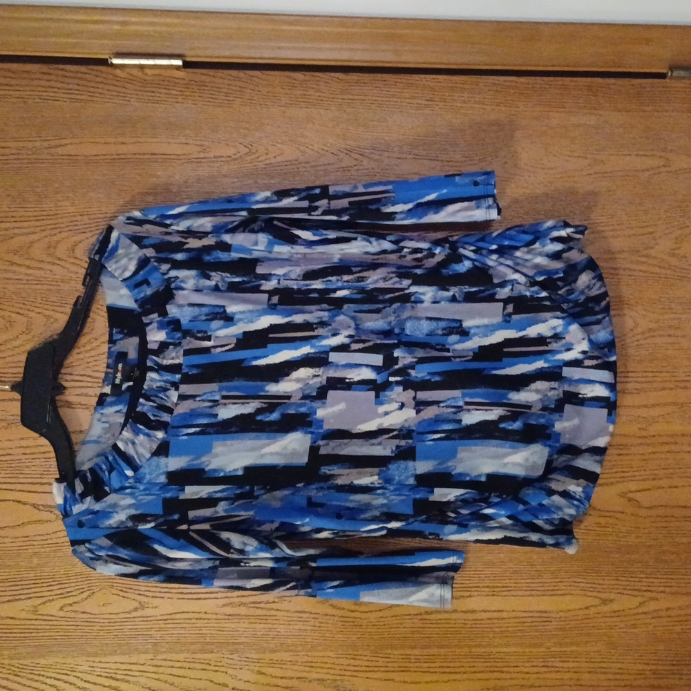 4/$16- Style & Co. 3/4 length sleeved blouse